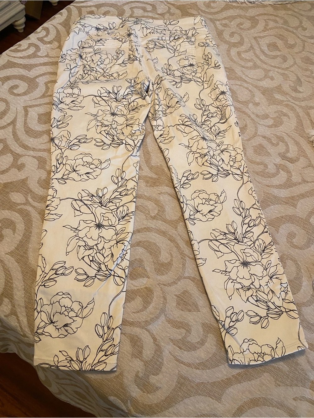 Chico’s Floral Pull-On Ankle Jeggings Cream Black Size 0R US 4 - Picture 6 of 9